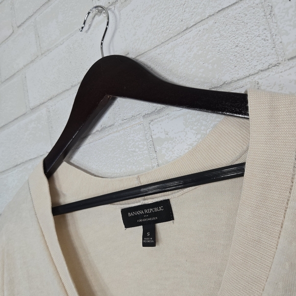 Banana Republic lightweight cardigan sweater - Picture 6 of 11